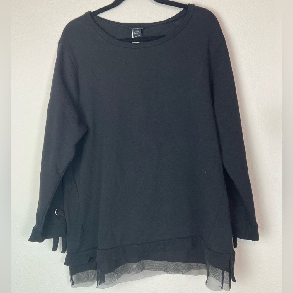 Torrid Dark Black Sweatshirt longer w/ tulle or ballerina bottom, laced sleeves